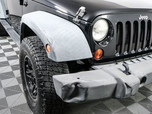 Used 2012 Jeep Wrangler Unlimited Sport image 31
