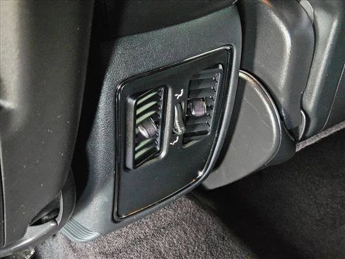 Used 2018 Jeep Grand Cherokee Laredo image 17