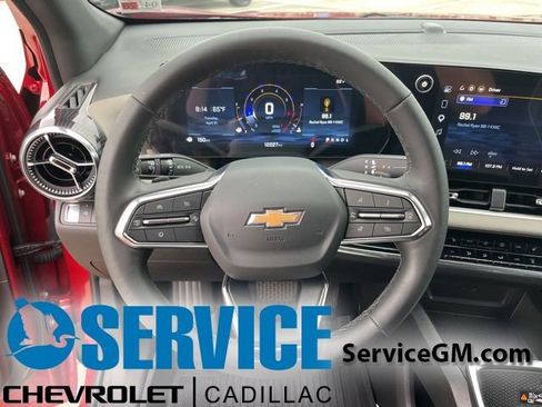 Used 2025 Chevrolet Equinox LT w/ Convenience Package II FWD image 17