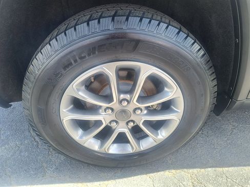 Used 2014 Jeep Grand Cherokee Limited image 11