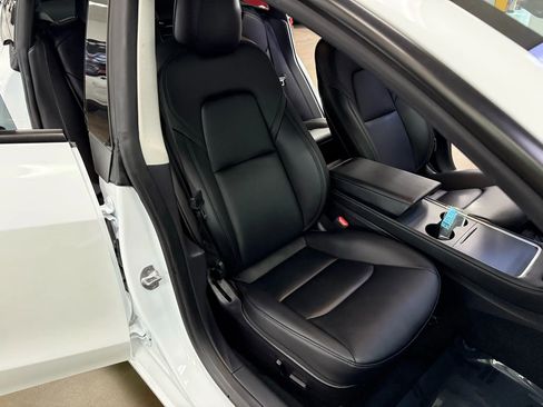 Used 2023 Tesla Model 3 Standard Range image 11