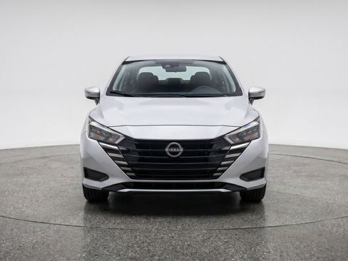 Used 2025 Nissan Versa SV FWD image 2