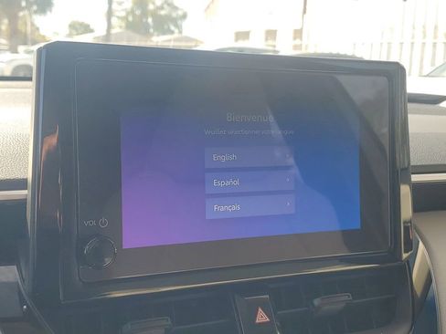 Used 2025 Toyota Corolla Cross L image 18