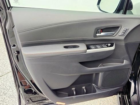 Used 2026 Toyota Sienna Platinum AWD/4WD image 11