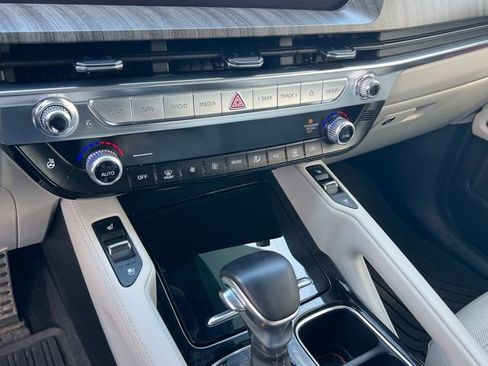 Used 2023 Kia Telluride SX Prestige image 15