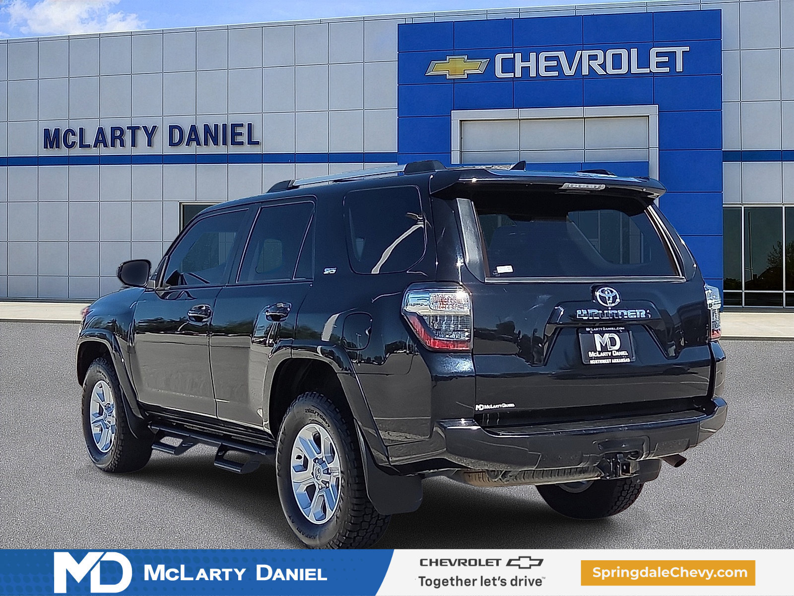 Used 2023 Toyota 4Runner SR5 AWD/4WD image 4