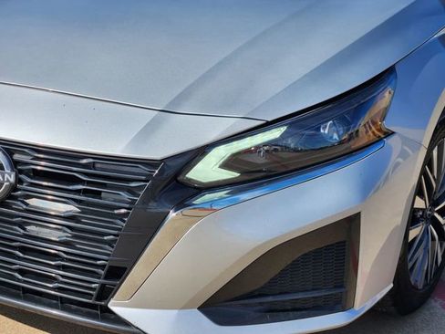 Used 2024 Nissan Altima 2.5 SV image 7