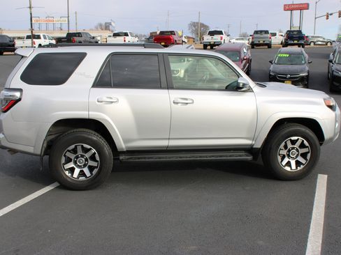 Used 2024 Toyota 4Runner TRD Off-Road image 9