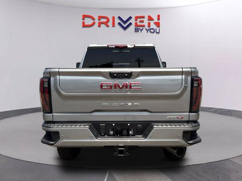 New 2026 GMC Sierra 2500 AT4 w/ AT4 Premium Plus Package AWD/4WD image 5
