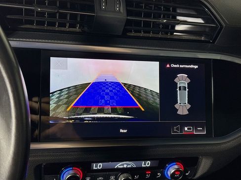 Used 2024 Audi Q3 2.0T Premium image 16