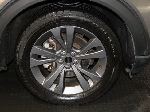 Used 2021 Ford Explorer XLT w/ Equipment Group 202A image 34