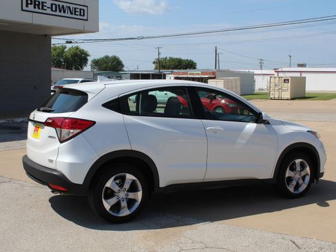 Used 2022 Honda HR-V LX image 4