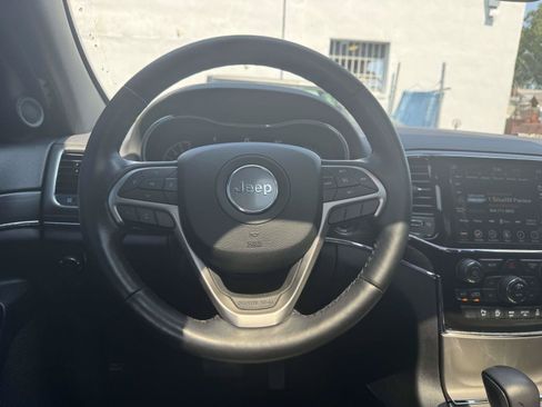 Used 2021 Jeep Grand Cherokee Limited AWD/4WD image 12