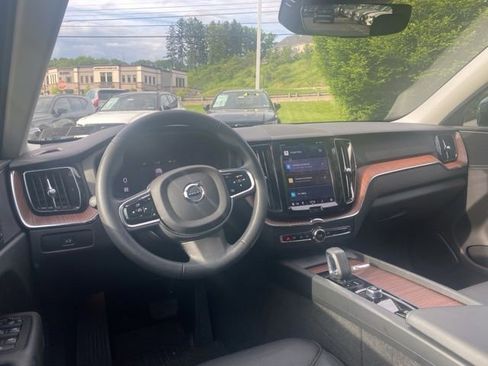 Used 2024 Volvo XC60 B5 Plus w/ Climate Package AWD/4WD image 11