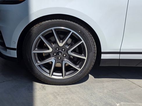 New 2026 Land Rover Range Rover Velar Dynamic SE image 20