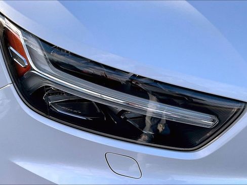 Used 2019 Volvo XC40 T5 R-Design image 29