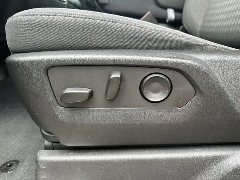 Used 2022 Chevrolet Silverado 1500 LT image 14