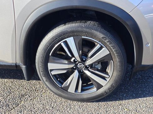 Used 2023 Nissan Rogue Platinum w/ Platinum Premium Package image 9