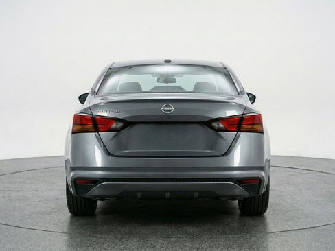 Used 2025 Nissan Altima 2.5 SV image 7