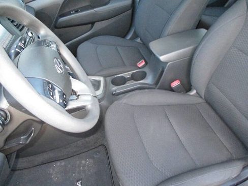 Used 2020 Hyundai Elantra SE w/ Cargo Package (C1) image 28