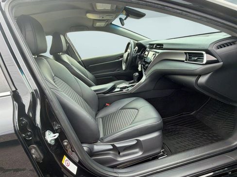 Used 2018 Toyota Camry SE FWD image 22