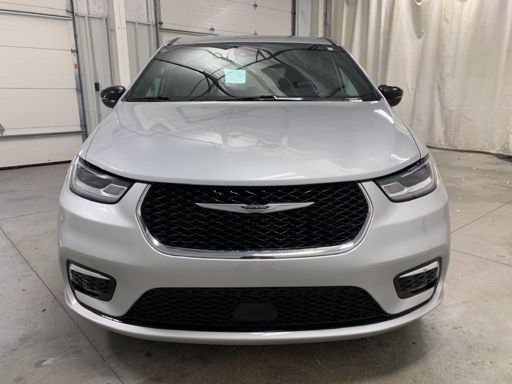 Used 2026 Chrysler Pacifica Select FWD image 31
