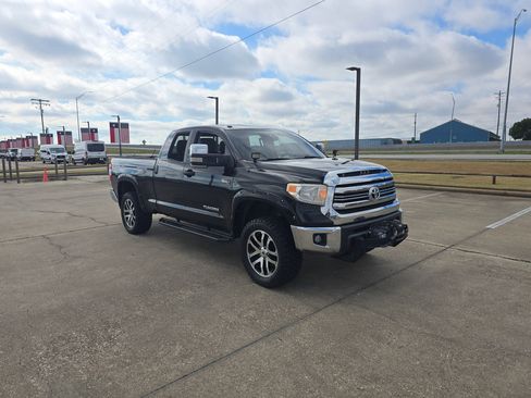 Used 2017 Toyota Tundra SR5 w/ SR5 Upgrade Package image 7