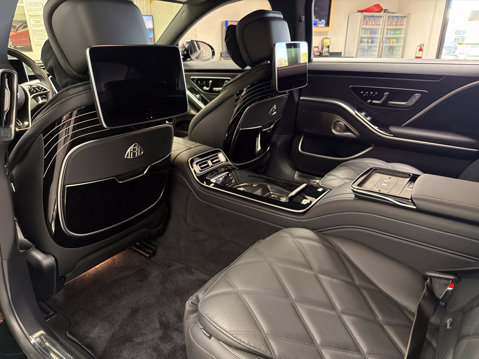 Certified 2025 Mercedes-Benz Maybach S 580 4MATIC image 11