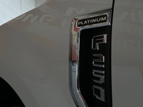 Used 2022 Ford F250 Platinum w/ FX4 Off-Road Package AWD/4WD image 11