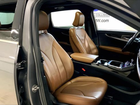 Used 2022 Lincoln Nautilus Reserve image 16