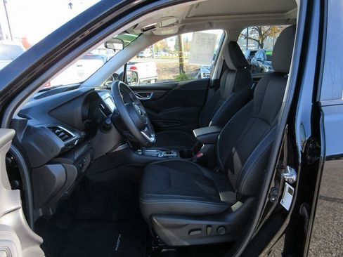 Used 2023 Subaru Forester Premium image 12