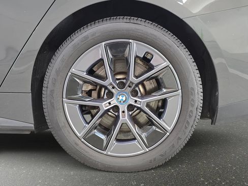 Used 2023 BMW i4 eDrive35 RWD image 32
