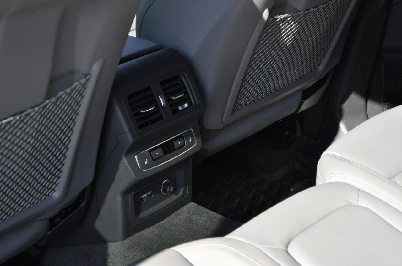 Used 2024 Audi SQ5 Prestige AWD/4WD image 19