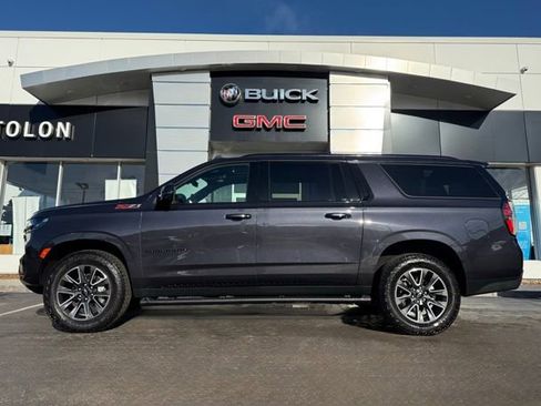 Used 2024 Chevrolet Suburban Z71 w/ Luxury Package image 1