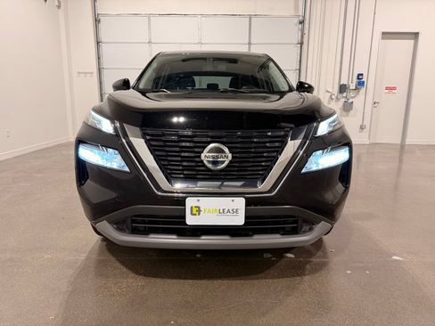 Used 2021 Nissan Rogue SV FWD image 2