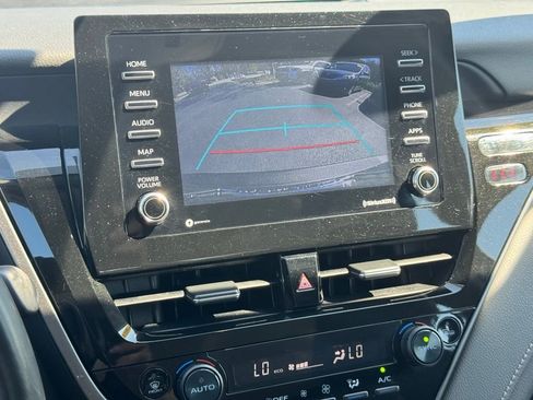 Used 2024 Toyota Camry SE image 28