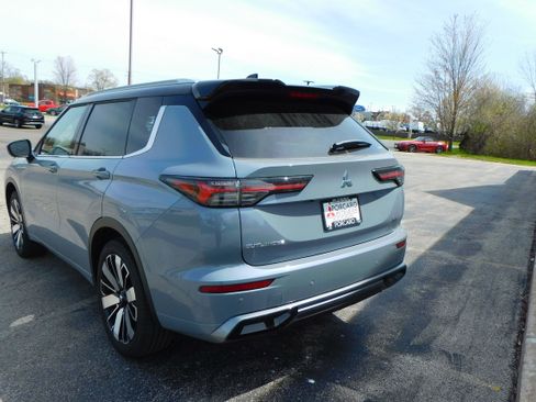 New 2025 Mitsubishi Outlander SEL image 5