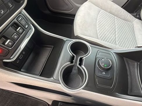 Used 2018 GMC Terrain SLE image 13