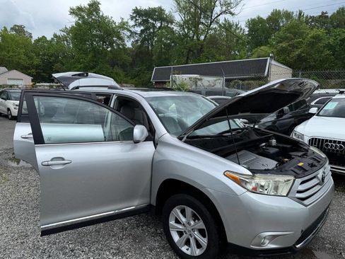 Used 2013 Toyota Highlander SE image 8