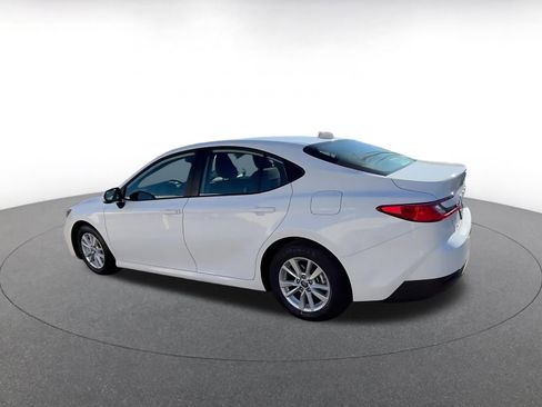Used 2025 Toyota Camry LE image 10