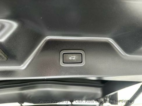 Used 2018 Land Rover Range Rover HSE AWD/4WD image 25