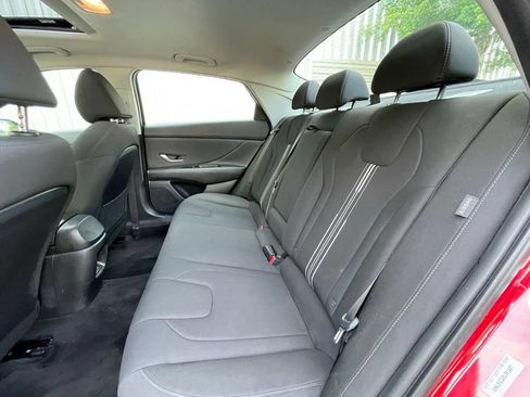 Used 2025 Hyundai Elantra SEL FWD image 26