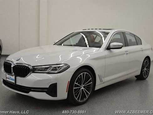 Used 2023 BMW 530i w/ Premium Package RWD image 3
