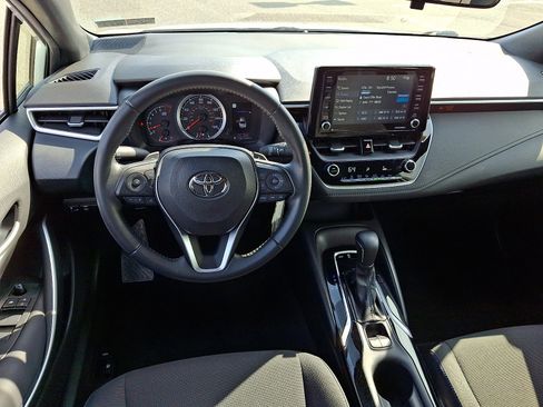Used 2022 Toyota Corolla SE FWD image 11