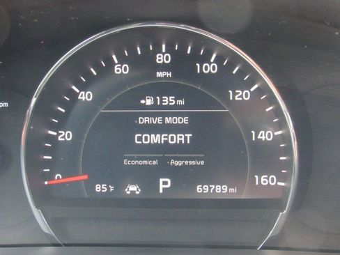 Used 2019 Kia Sorento SX image 2