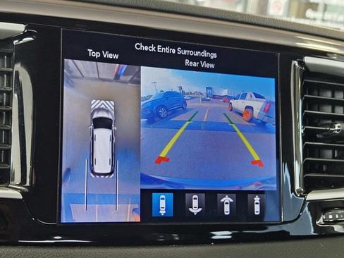 Used 2019 Chrysler Pacifica Touring Plus w/ Advanced Safetytec Group FWD image 25