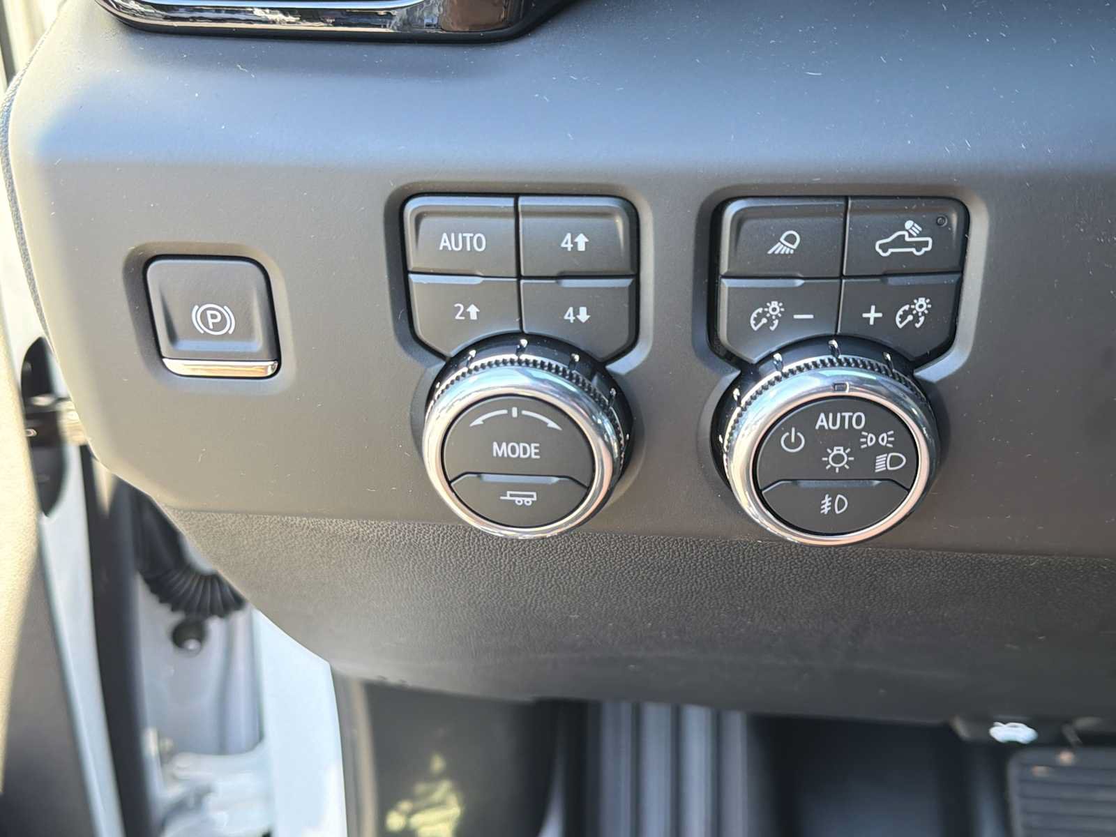 New 2026 GMC Sierra 1500 AT4 w/ AT4 Premium Package AWD/4WD image 15