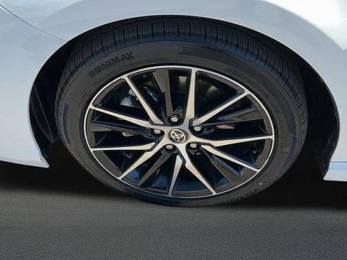 Used 2024 Toyota Camry SE w/ Audio Upgrade Package image 19