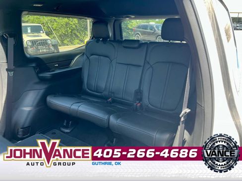Used 2024 Jeep Wagoneer 4WD image 32