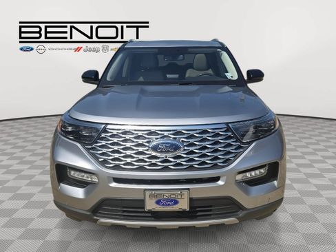 Used 2023 Ford Explorer Platinum w/ Technology Package AWD/4WD image 2